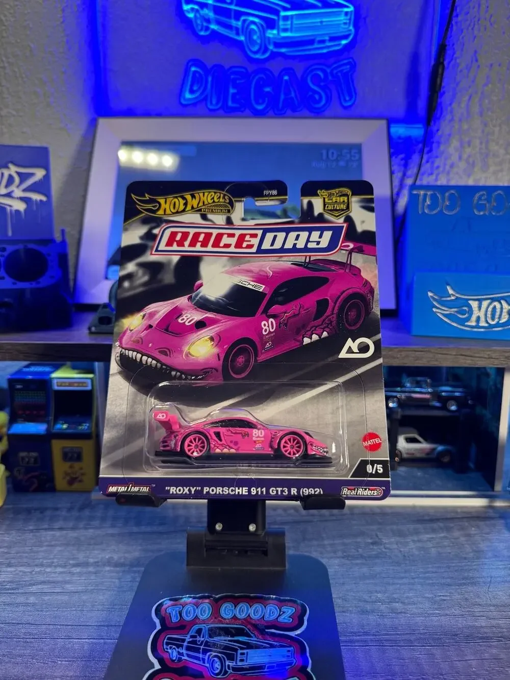 Hot Wheels Race Day Chase Roxy Porsche 911 GT3